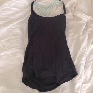 navy lululemon tank top with built in bra